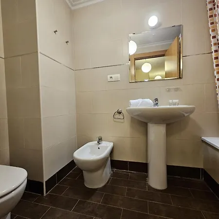 R2R - Amplio Y Comodo Apartamento - 1A106 *